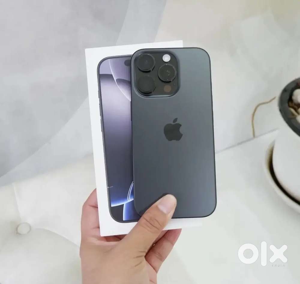 IPHONE 16 PRO IN BLACK TITANIUM GOOD CONDITION IN WARRANTY WT BILL BOX
