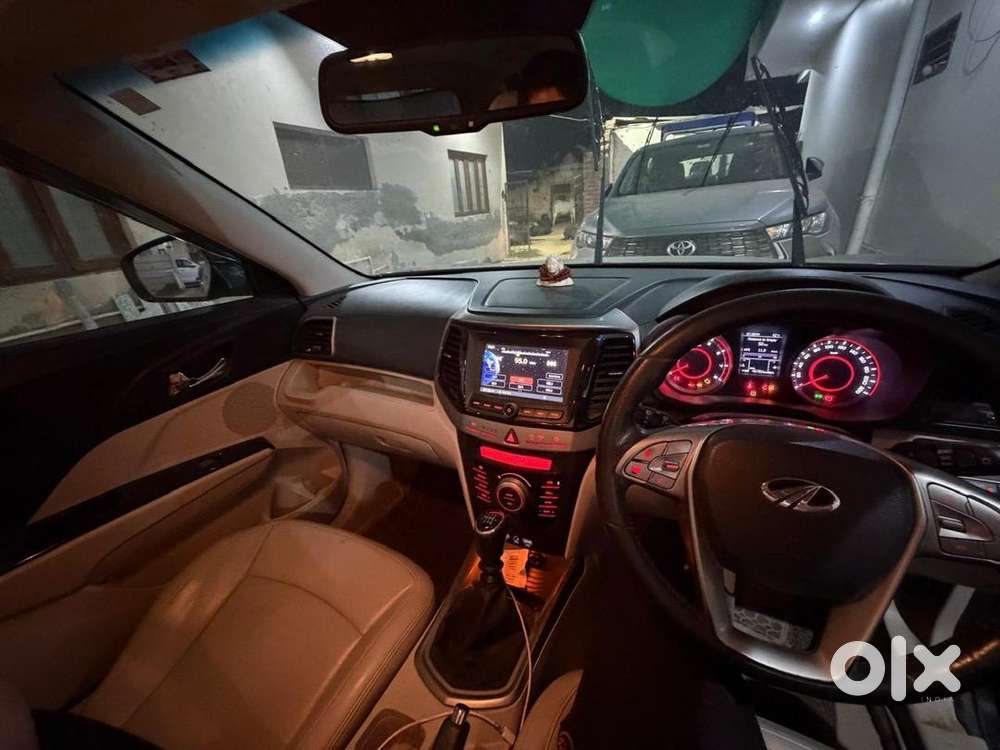 Mahindra Car 2019 Petrol