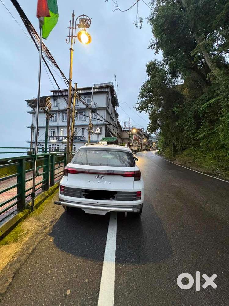 Hyundai Venue Petrol 16000 Km Driven