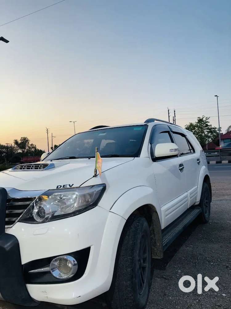 Toyota Fortuner 2016 Diesel 180000 Km Driven