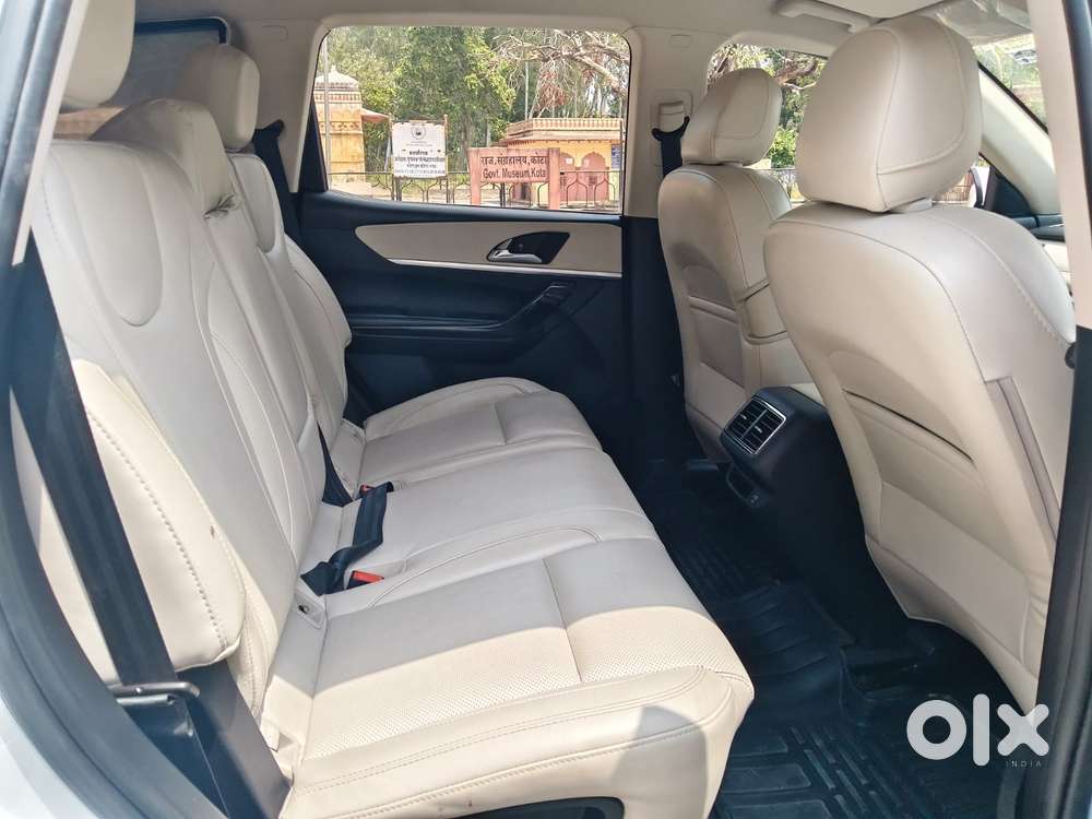 Mahindra Xuv700 2.2 Ax 7 Diesel Mt Str, 2025, Diesel