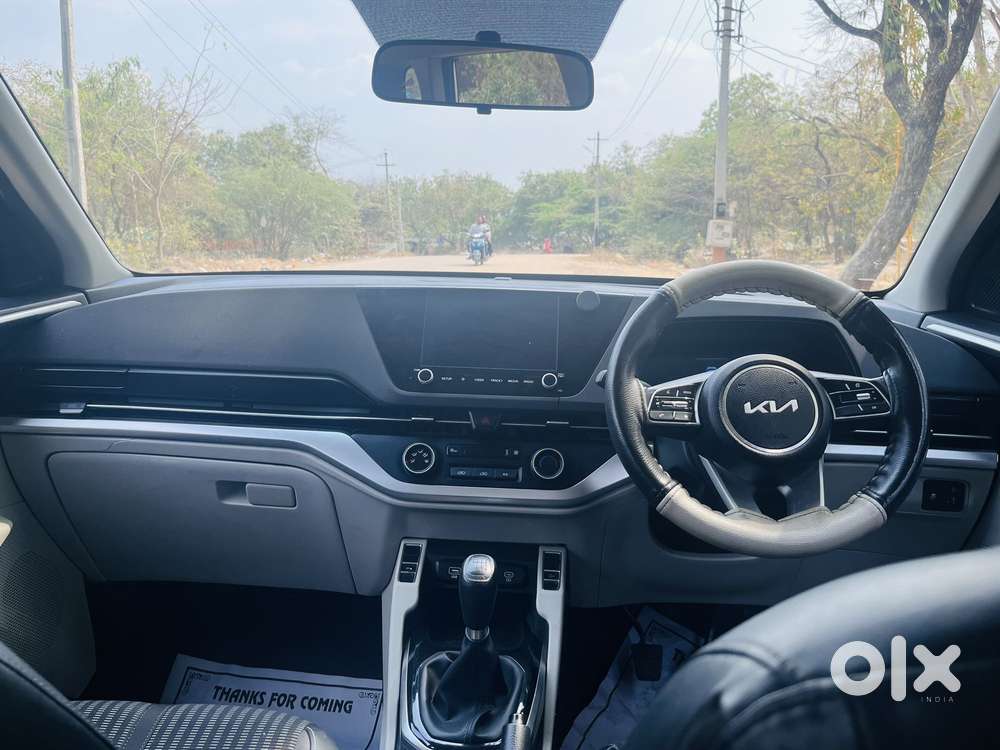 Kia Carens, 2023, Petrol