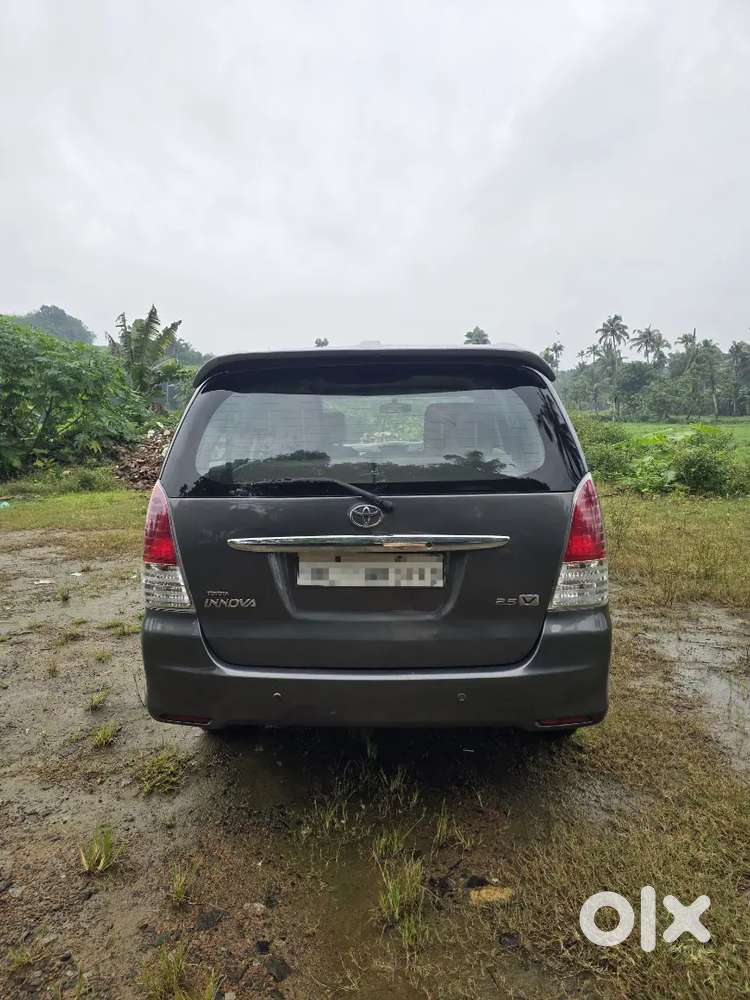 Toyota Innova Diesel 2011 Car