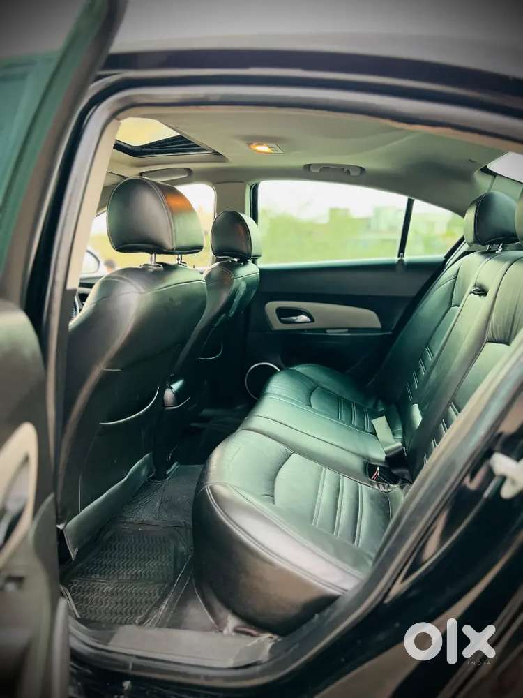 Chevrolet Cruze 2012 Top Modal