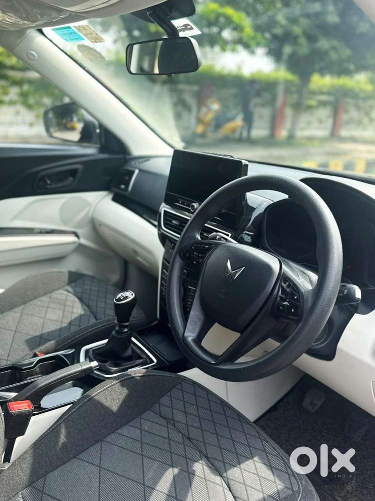Mahindra Xuv 3xo Mx3, 2024, Petrol