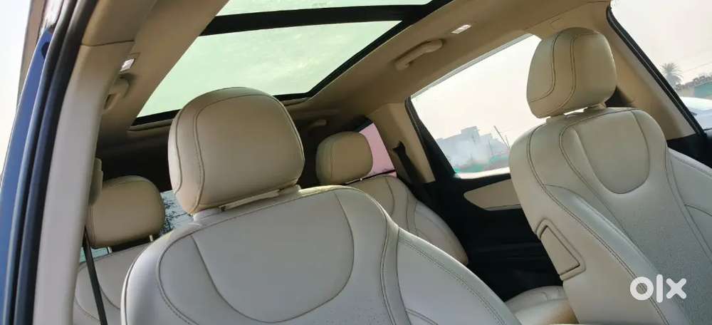 Mahindra Xuv700 2022 Diesel 122000 Km Driven