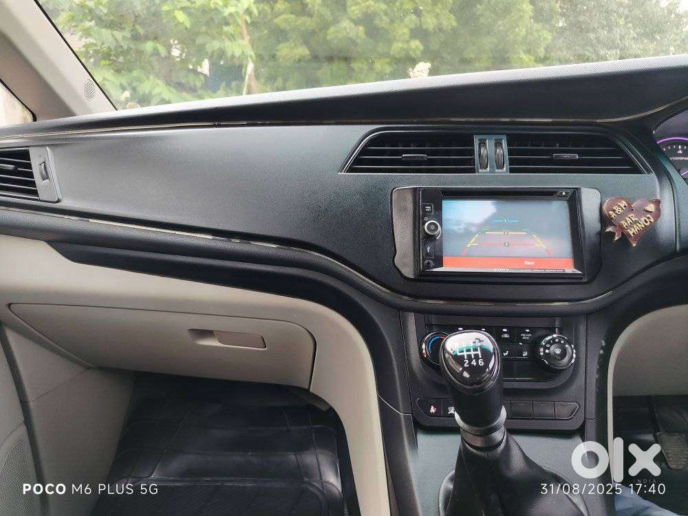 Mahindra Marazzo M2, 2018, Diesel