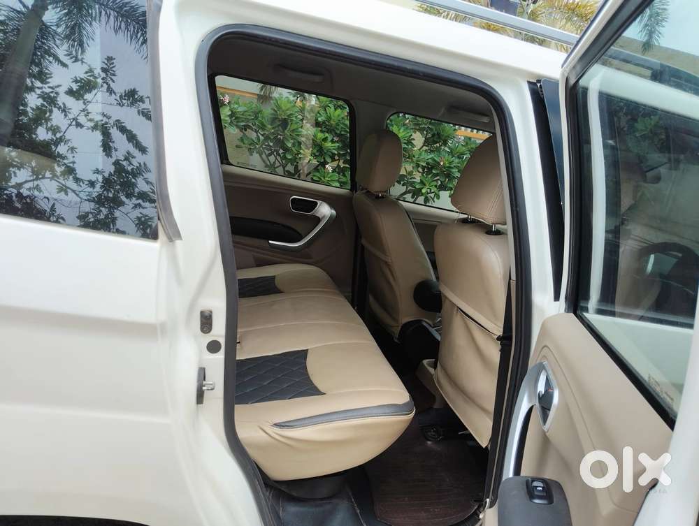 Mahindra Tuv 300 T10 Opt, 2018, Diesel