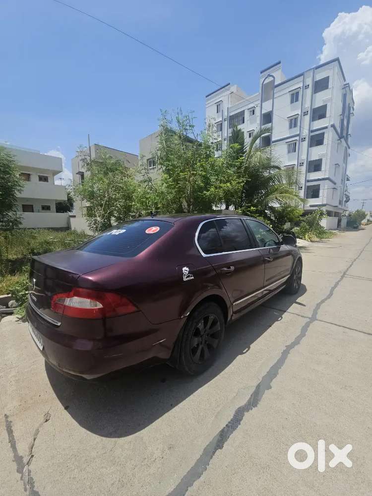 Skoda Superb Petrol 2010 Car