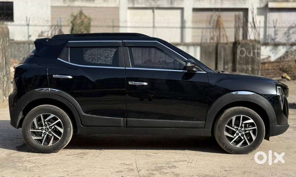 Mahindra Xuv 3xo Ax5 Pm Mt, 2024, Petrol