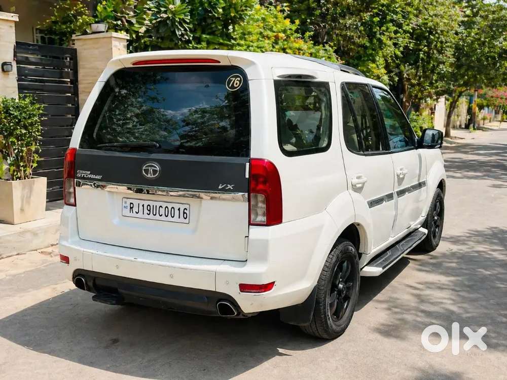 Tata Safari Storme 2013 Diesel 230000 Km Driven