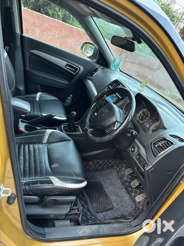 Maruti Suzuki Vitara Brezza Zdi Plus Dual Tone, 2016, Diesel