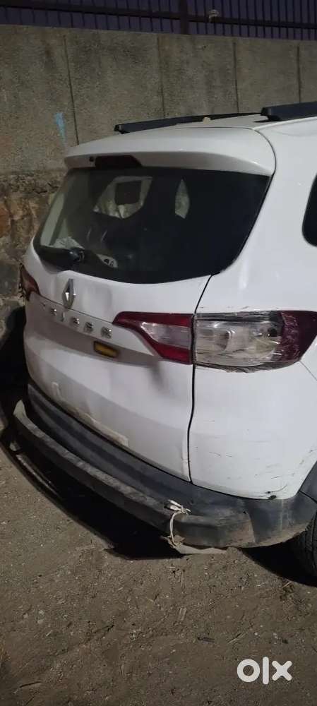 Renault Triber 1.0 Rxl Petrol +cng2025  45 किस्त रह Gai Hai 15200 Ki