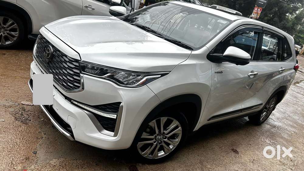 Toyota Innova Hycross 2.0 Zx (o) Hybrid 7 Str, 2023, Petrol