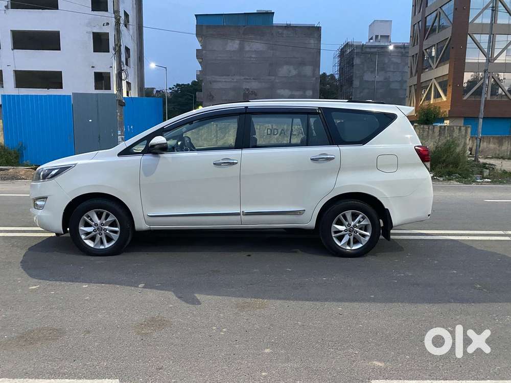 Toyota Innova Crysta 2.4 V 8 Str, 2018, Diesel
