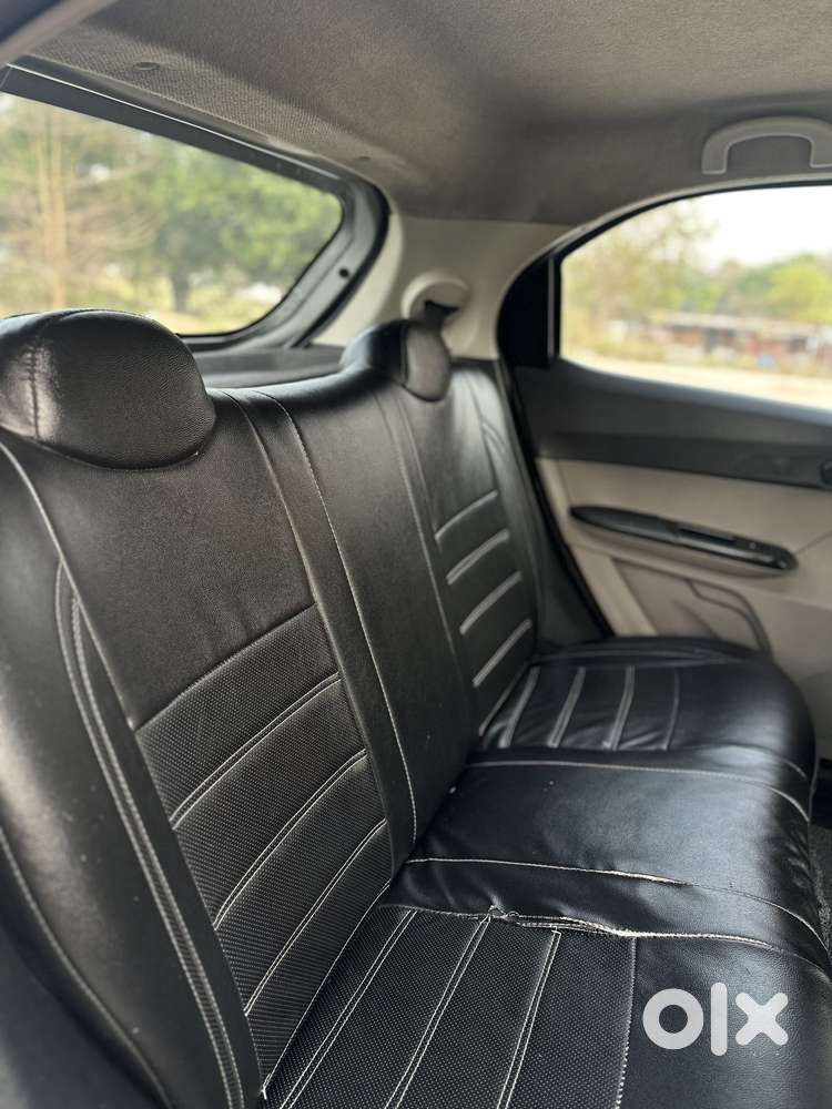 Tata Tiago 1.2 Revotron Xt (o), 2017, Petrol