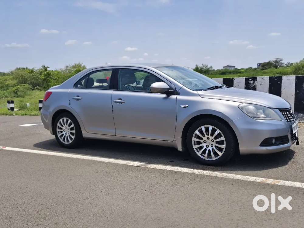 Maruti Suzuki Kizashi Petrol 2013