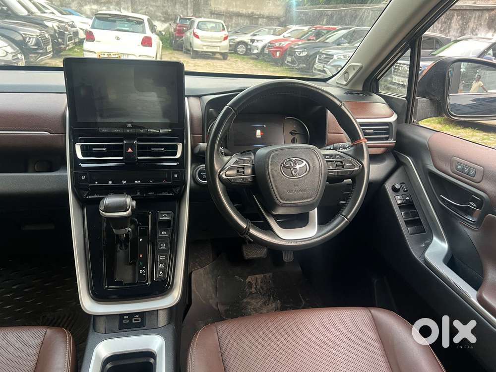 Toyota Innova Hycross 2.0 Zx Hybrid 7 Str, 2023, Cng & Hybrids