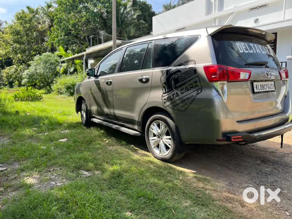 Toyota Innova Crysta 2016 Diesel 200000 Km Driven