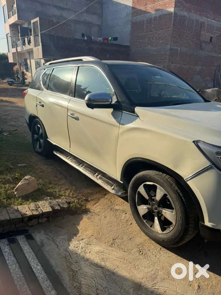 Mahindra Alturas G4 2020