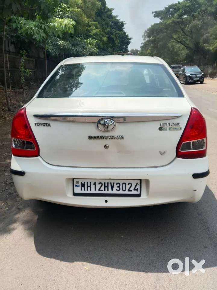 Toyota Etios 1.5 V, 2012, Petrol