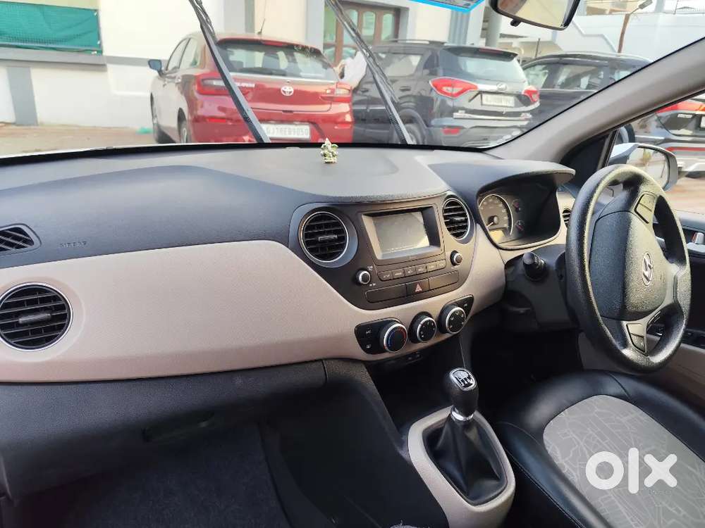 Hyundai Grand I10 2017 Petrol 26000 Km Driven
