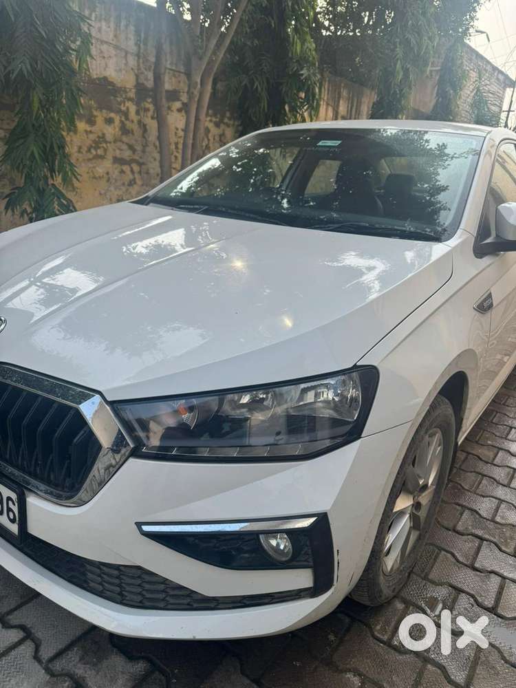 Skoda Slavia 1.0 Ambition Tsi, 2024, Petrol