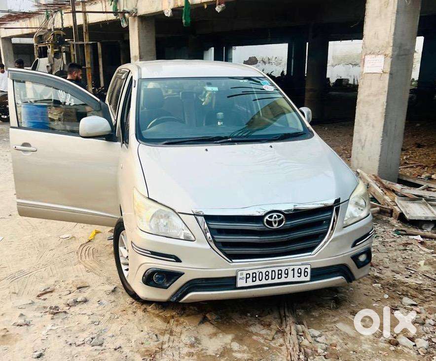 Toyota Innova 2015 Diesel Well Maintained