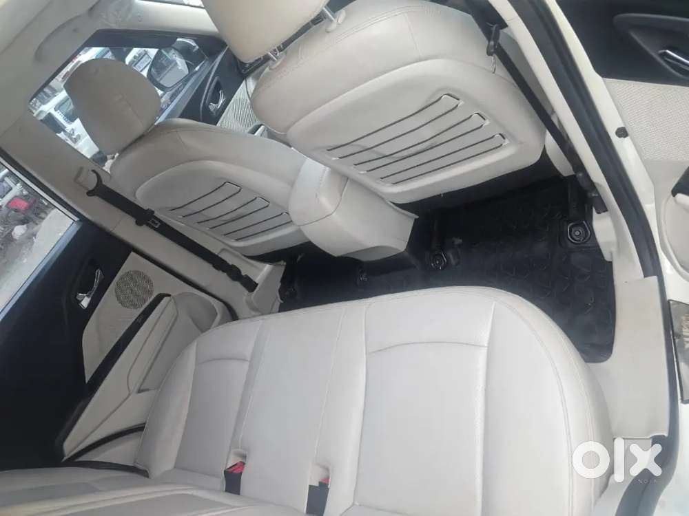 Mahindra Xuv300 2023 Petrol 22000 Km Driven