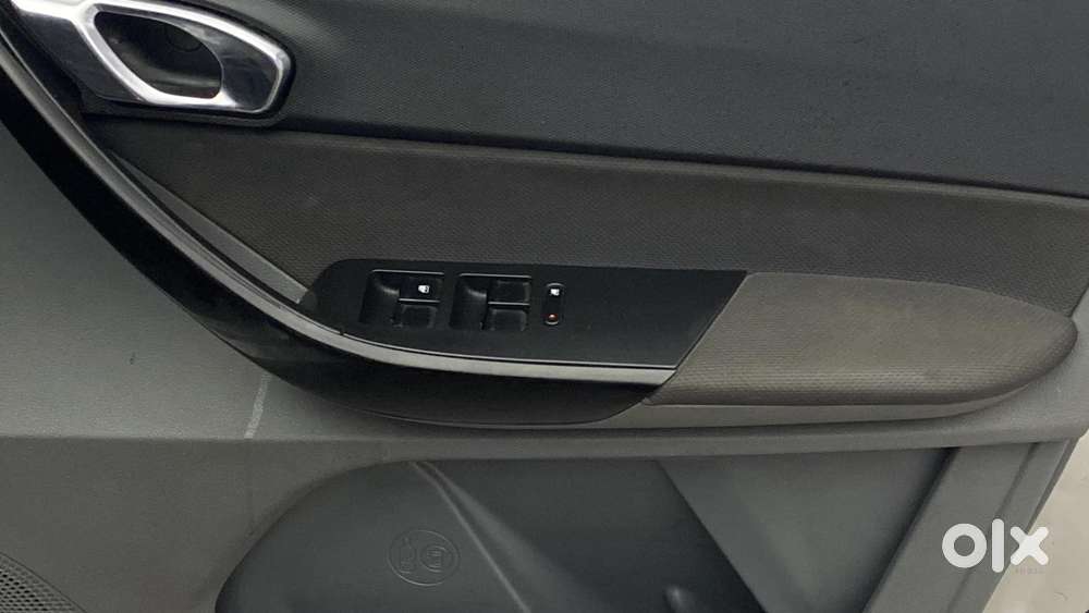 Tata Tigor Xza, 2018, Petrol
