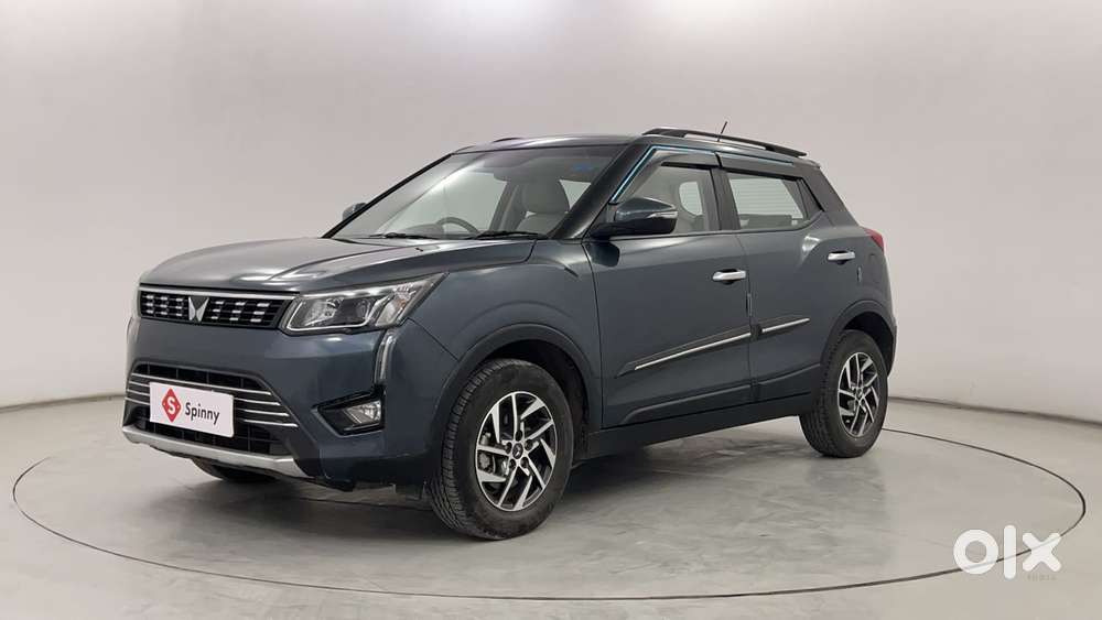 Mahindra Xuv300 1.2 W8 (o) Amt Petrol, 2022, Petrol