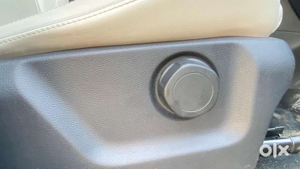 Mahindra Xuv700 2.0 Ax 7 Petrol At Str, 2021, Petrol