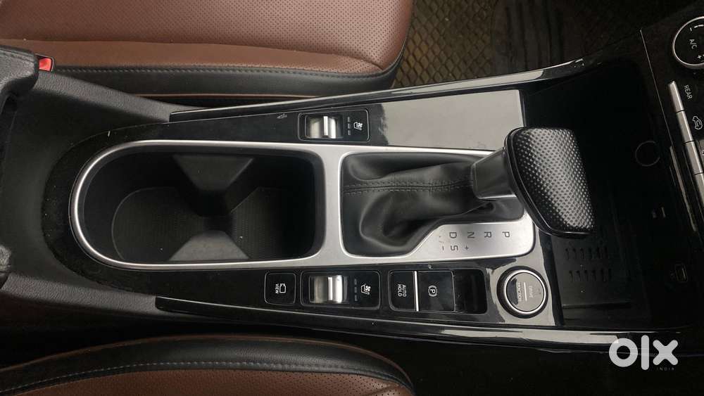 Hyundai Alcazar Signature (o) 6 Str 1.5 Petrol Dct, 2023, Petrol