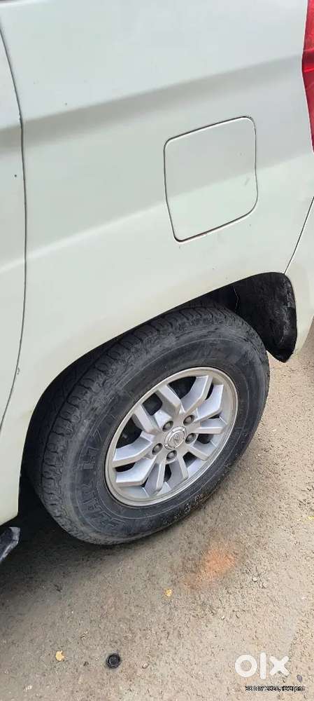 Mahindra Tuv 300 2016 Diesel Well Maintained