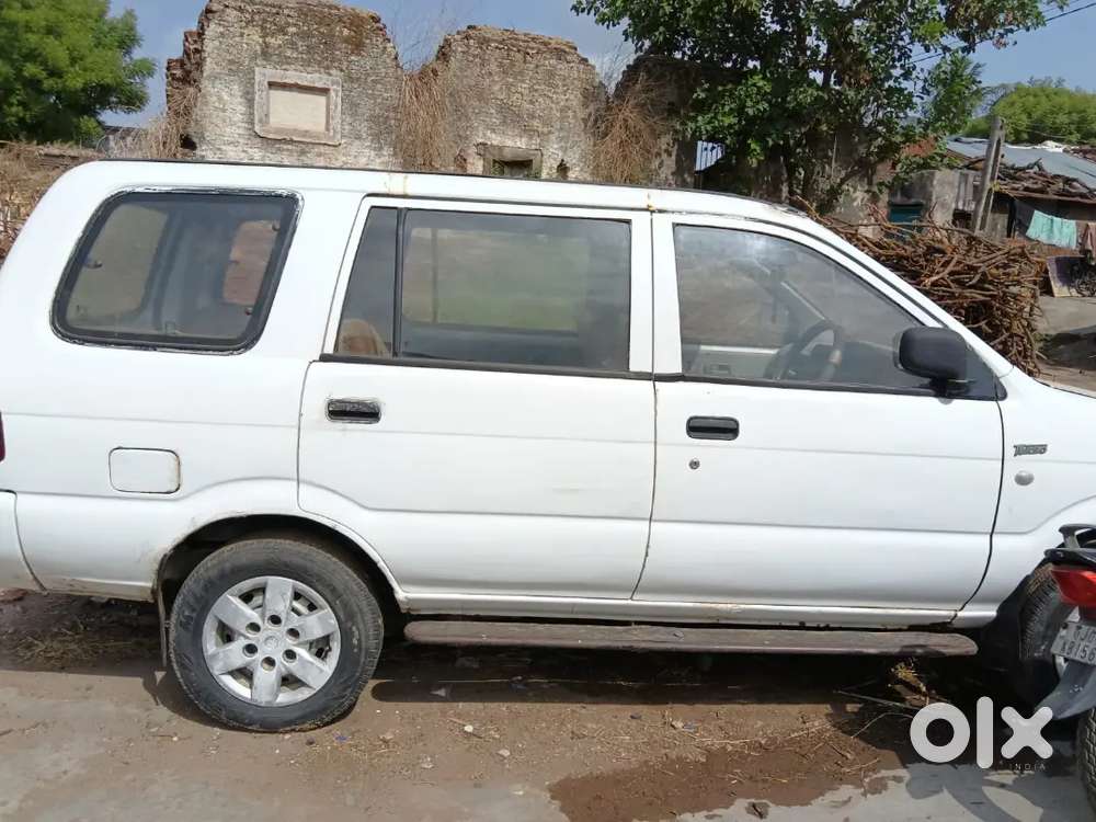 Chevrolet Tavera 2010 Diesel 150000 Km Driven