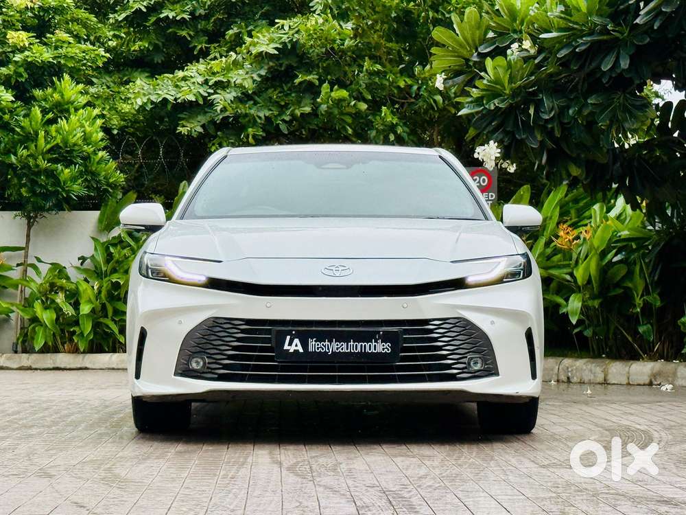 Toyota Camry Hybrid, 2025, Petrol