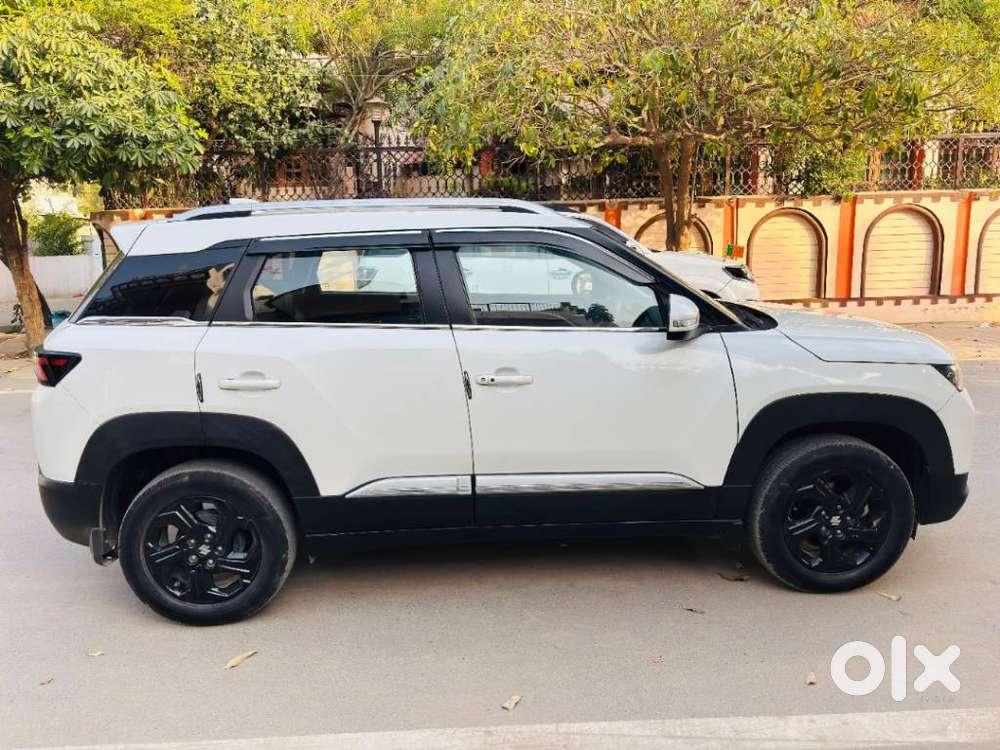 Maruti Suzuki Brezza 1.5 Zxi Smart Hybrid, 2023, Petrol