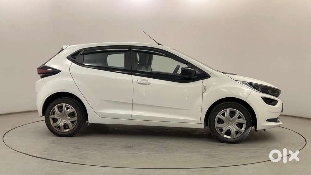 Tata Altroz 1.2 Xm Plus, 2022, Petrol
