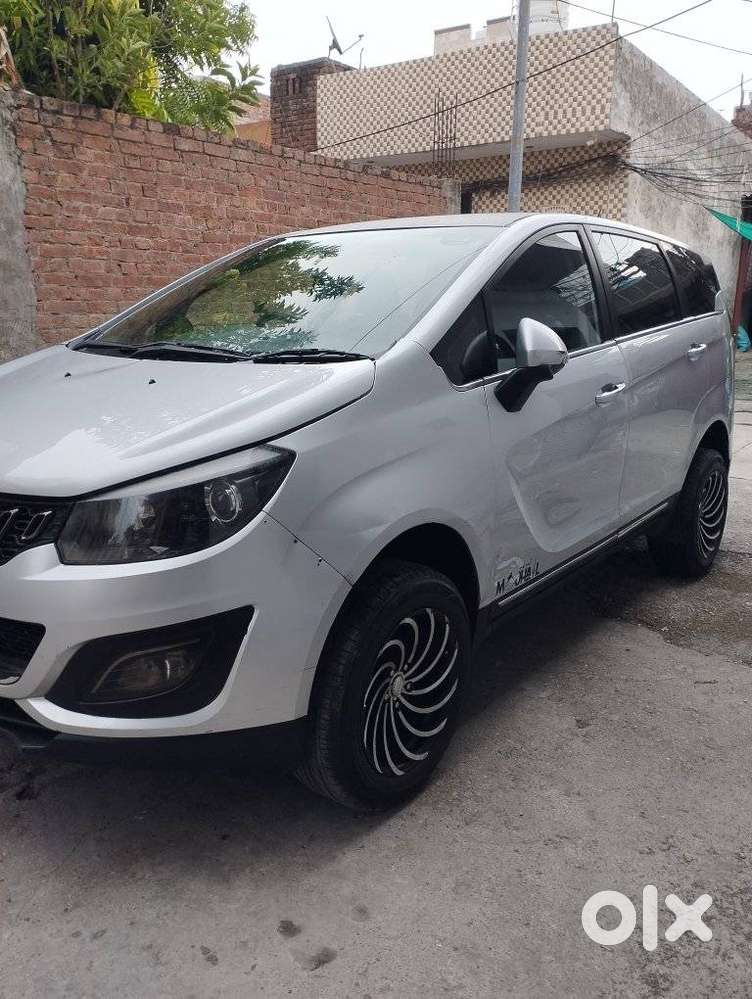 Mahindra Marazzo M6, 2018, Diesel