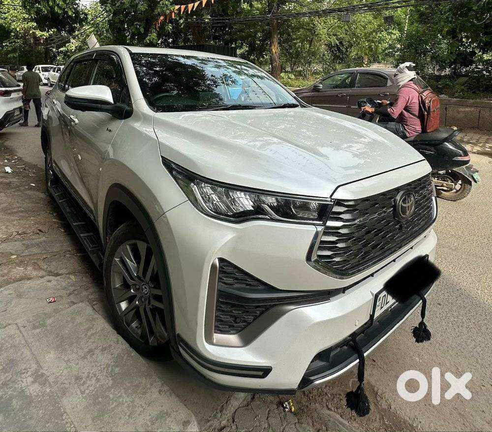 Toyota Innova Hycross 2.0 Zx (o) Hybrid 7 Str, 2025, Petrol
