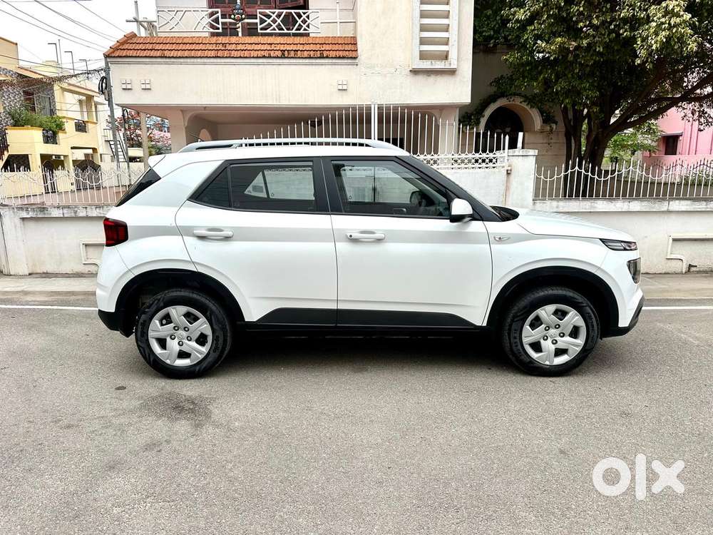 Hyundai Venue 1.2 S (o), 2021, Petrol