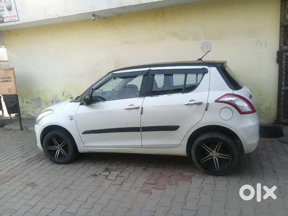 Maruti Suzuki Swift 2017 Cng & Hybrids 78000 Km Driven