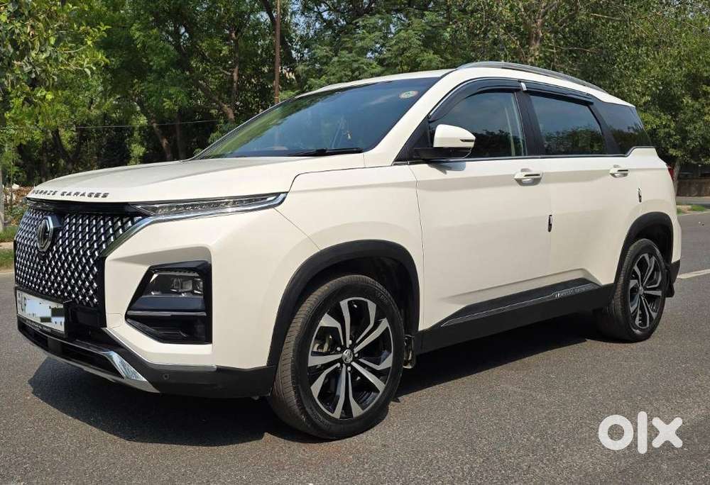 Mg Hector Plus Sharp Pro 1.5 Turbo Petrol Mt 6 Str, 2023, Petrol