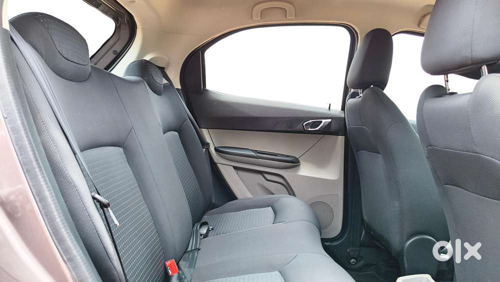 Tata Tiago 1.2 Revotron Xza, 2018, Petrol