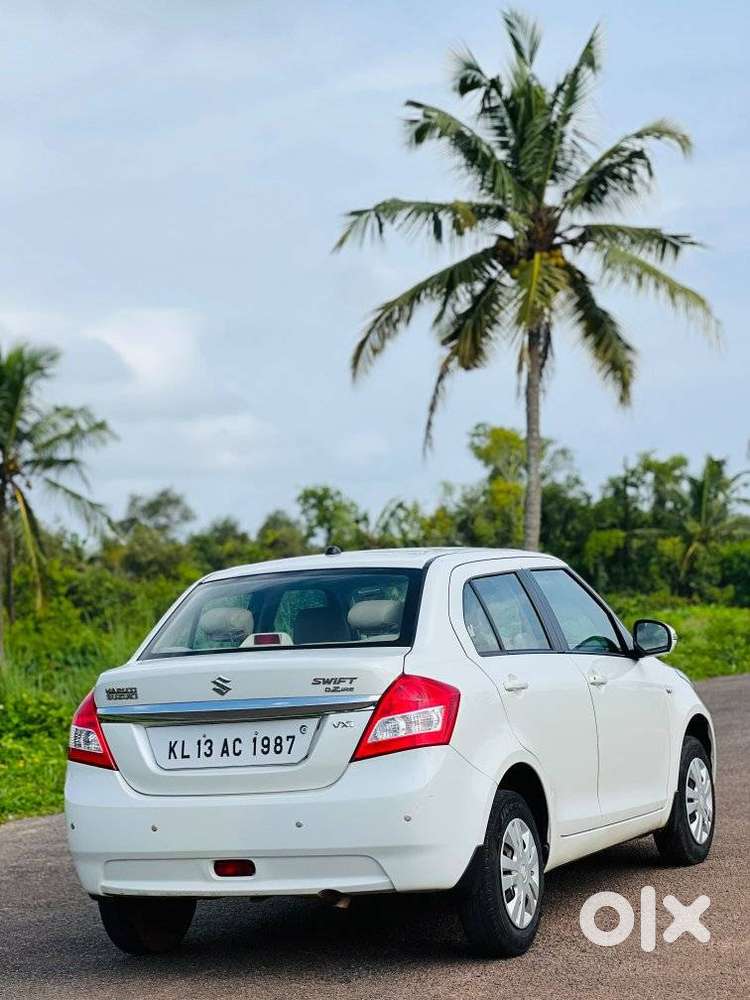 Maruti Suzuki Swift Dzire 1.2 Vxi Bsiv, 2014, Petrol