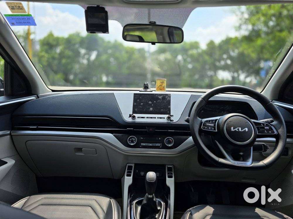 Kia Carens G1.5 6mt Gravity, 2025, Petrol
