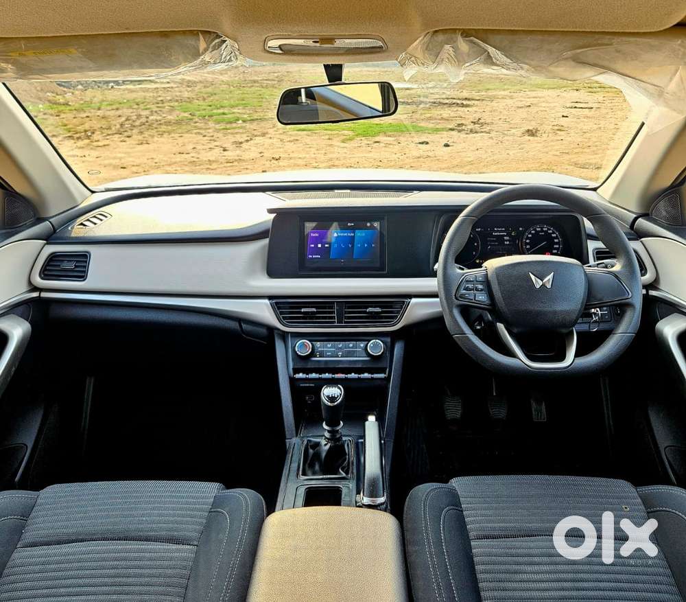 Mahindra Xuv700 Mx Diesel Mt 5 Str (e), 2023, Diesel