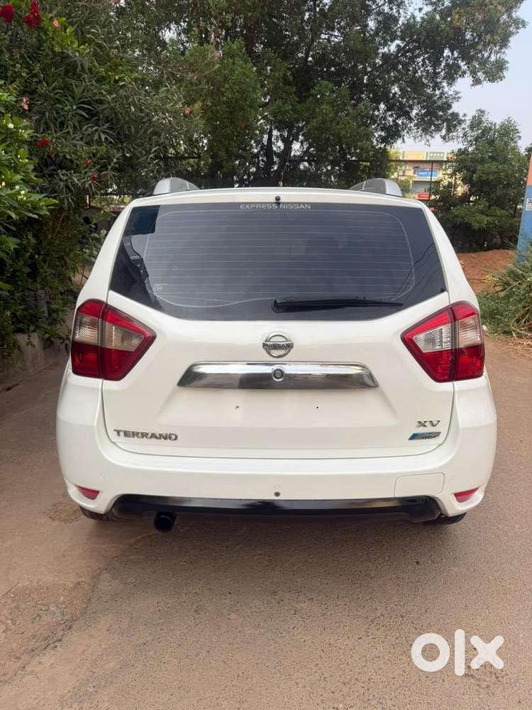 Nissan Diesel Car 2015