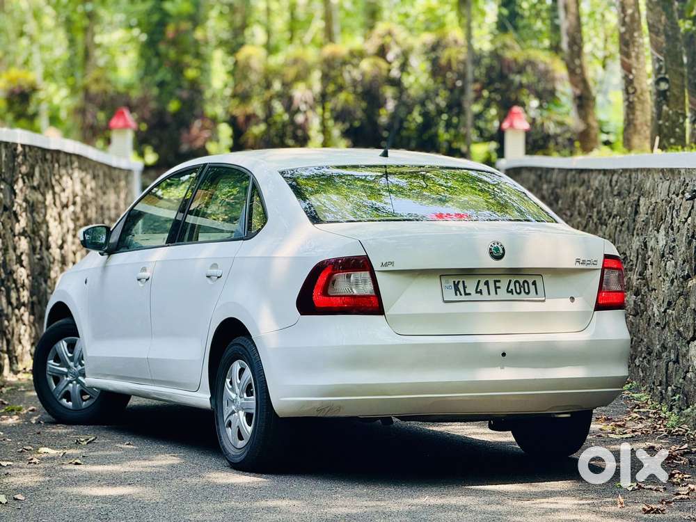 Skoda Rapid 1.6 Mpi At Elegance Plus, 2012, Petrol