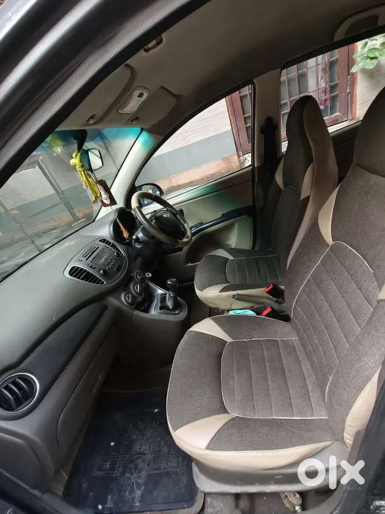 Hyundai I10 Sportz 2012 Automatic Year
